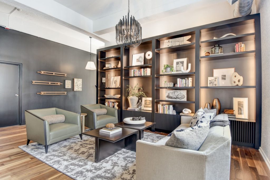 33 web or mls N Water St 033